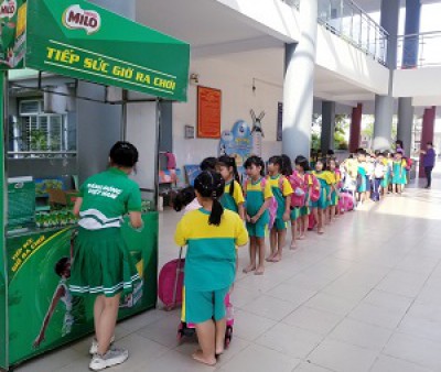 Thực hiện chương trình giáo dục dinh dưỡng và trao tặng sữa Nestle