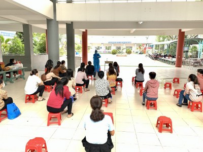 Tập huấn phòng chống dịch bệnh COVID-19 cho tất cả giáo viên, nhân viên trong nhà trường