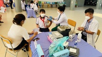 Triển khai chiến dịch tháng cao điểm tiêm chủng văc xin phòng Covid – 19 trước thềm năm học mới