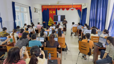Trường Tiểu học Tương Bình Hiệp tập huấn Cơ Sở Dữ Liệu ngành