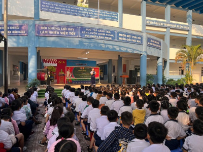 Giáo dục truyền thống, vinh danh nỗ lực và sẻ chia yêu thương trong những ngày giáp Tết