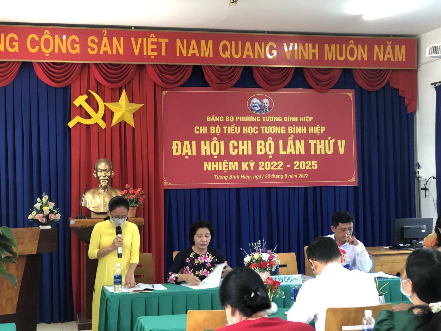 Dai hoi (50)
